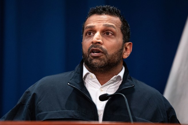 FBI Chief Slammed for Rushing Out Terror Plot Alert: Report