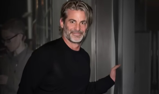 Jennifer Aniston Goes Instagram Official With Beau