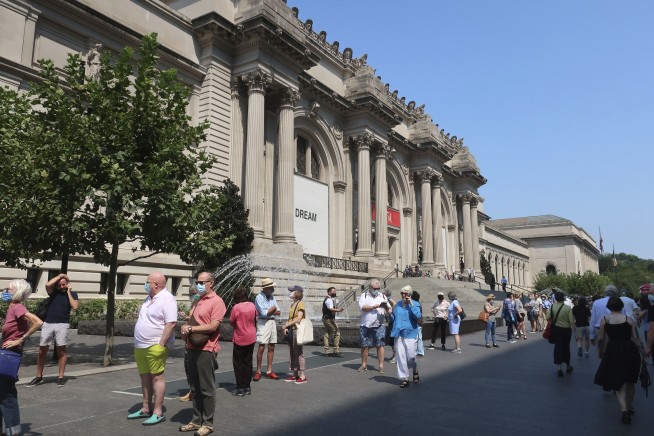 Cops: Teen Tourist Splashed Water on a Met Masterpiece