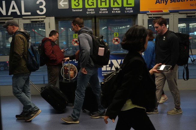 Flight Cancellations Pile Up Under Shutdown Rule