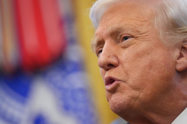 Trump Orders Air Traffic Controllers to Get Back to Work