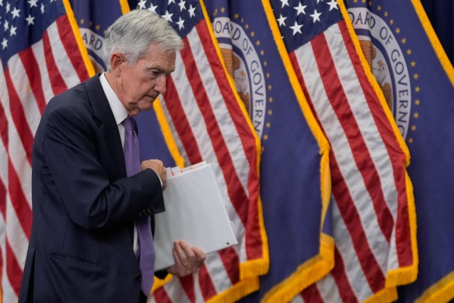Fed Is Deeply Split Over December Rate Cut