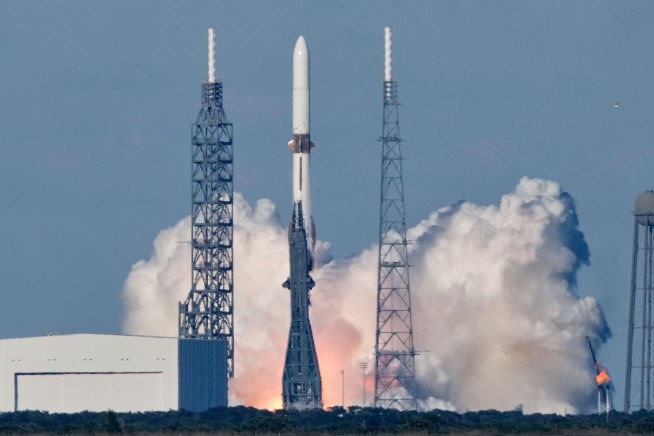 Blue Origin Scores Big Win With Huge Rocket