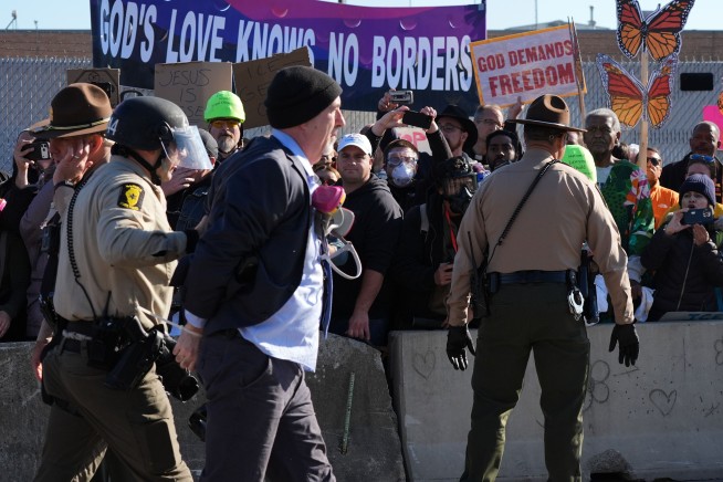 ICE Center Clash Injures Officers, Brings 21 Arrests