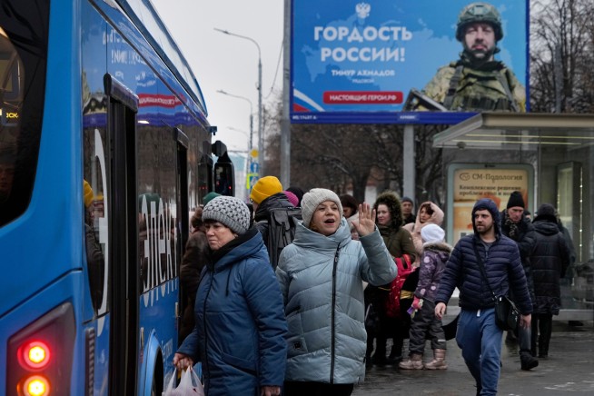 Russia Turns to Consumers for Cash as Economy Stalls