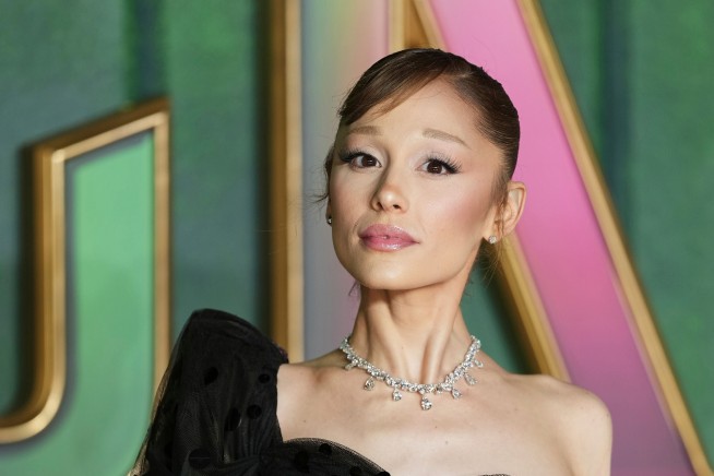 Man Who Grabbed Ariana Grande Heads to Jail