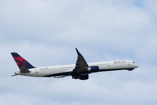 Passenger Gets Through Airport Security With Meat Cleaver