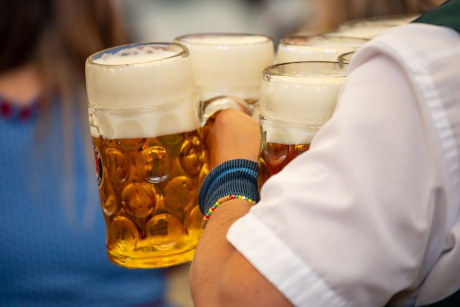 How Holding a Stein Became America's New Beer Sport