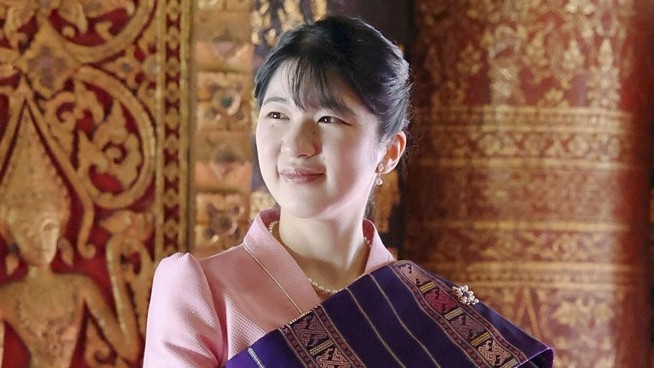 Inside the Growing Call to Make This Woman Monarch