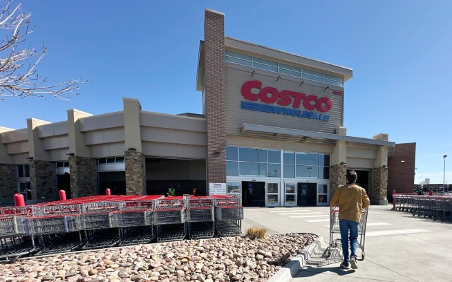 Costco Demands Tariff Refund, Takes Trump Team to Court