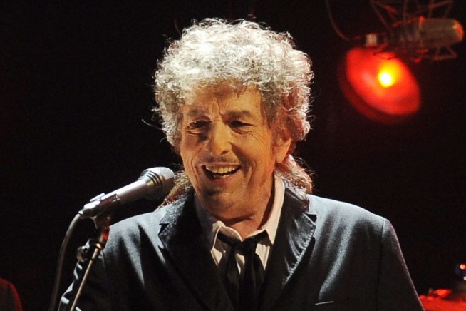 Bob Dylan's New Tour Skips Big Cities for Small-Town America