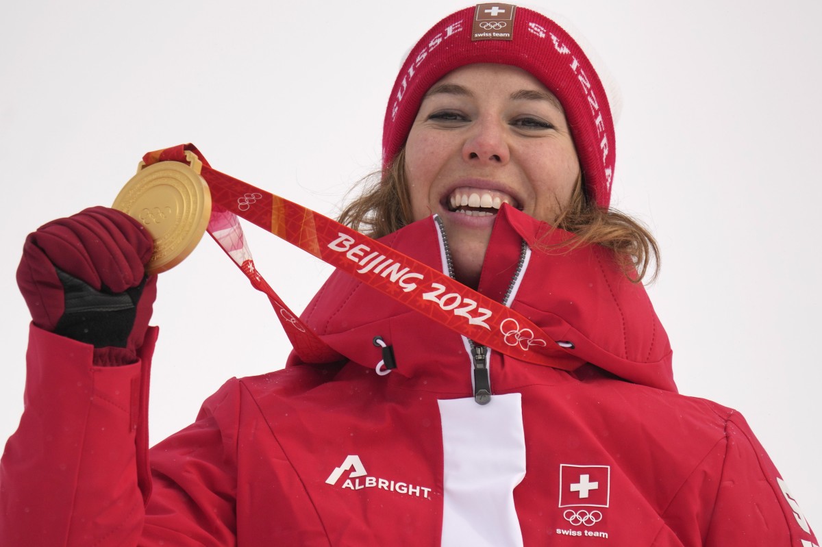 Olympic Champ Has Scary Fall in Switzerland