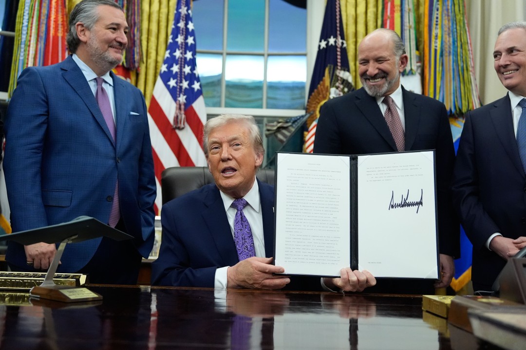 Trump podepsal příkaz k překročení státních pravidel pro AI