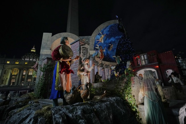 Vatican Unveils Nativity Scene, Lights Christmas Tree