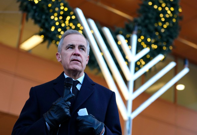 Linguists Urge Canadian PM to Drop British Spellings