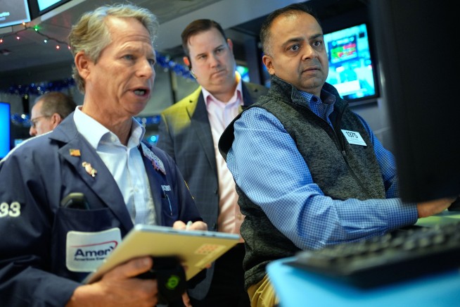 Drops for AI Stocks Drag Wall Street to 4th Straight Loss