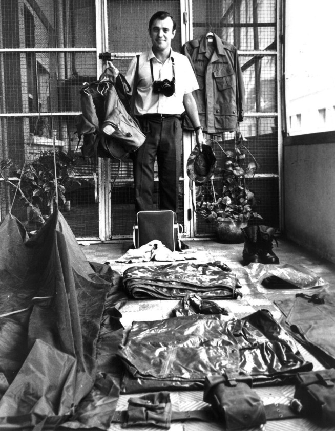 Pulitzer Prize-Winning War Correspondent Peter Arnett Dies at 91