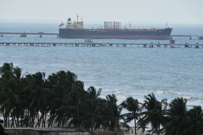 US Squeeze on Venezuela May Be Disaster for Cuba