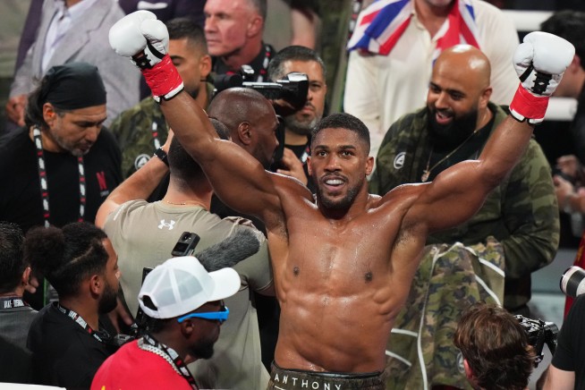 Days After Win, Boxing Champ Hurt in Fatal Crash