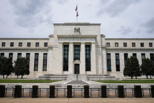 Former Federal Reserve Chiefs Warn About Powell Probe