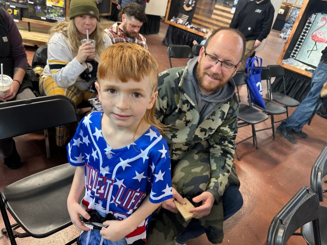 'Joe Dirt' Wannabe Wins Farm Show's Mullet Contest