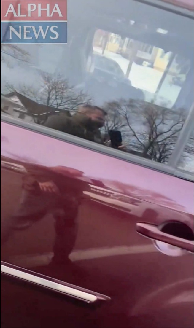 Officials: ICE Agent Who Shot Renee Good Had Torso Injury