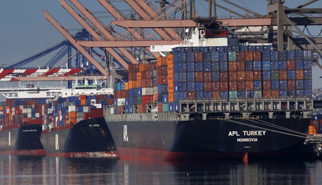 Americans Bear Nearly the Full Cost of Tariffs