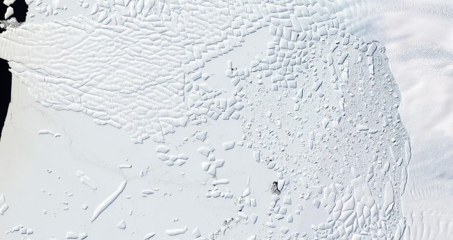 Scientists Race to Get to the Bottom of 'Doomsday Glacier'