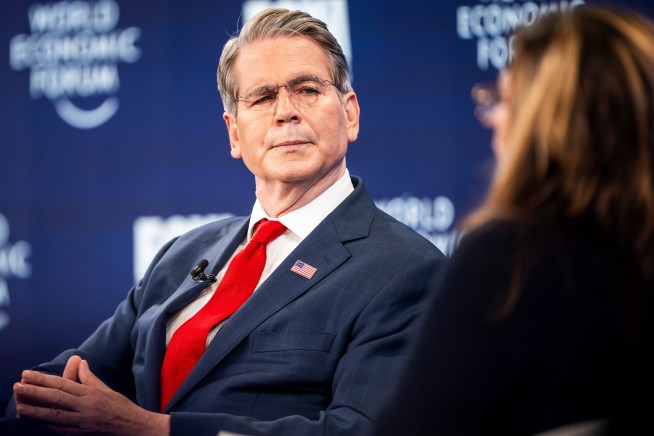 Trump Tax Return Leak Costs Booz Allen Treasury Contracts