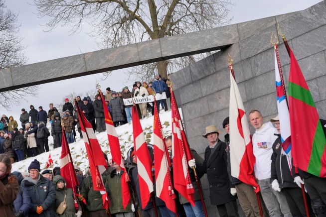 Danish Veterans Plant Flags at US Embassy