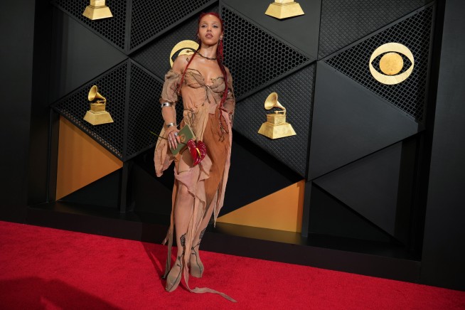 Here Are Some of the Best Grammys Red Carpet Looks