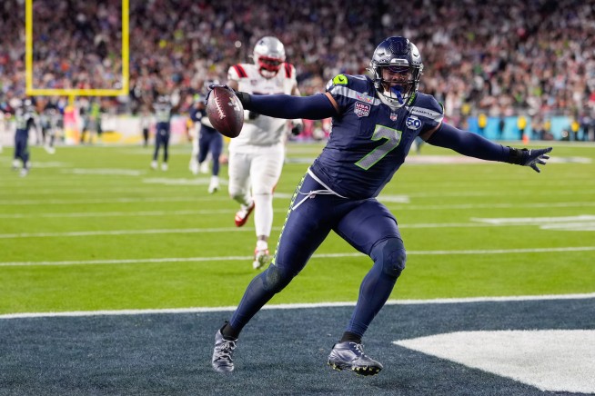 Seahawks Pound Patriots 29-13 to Win Super Bowl