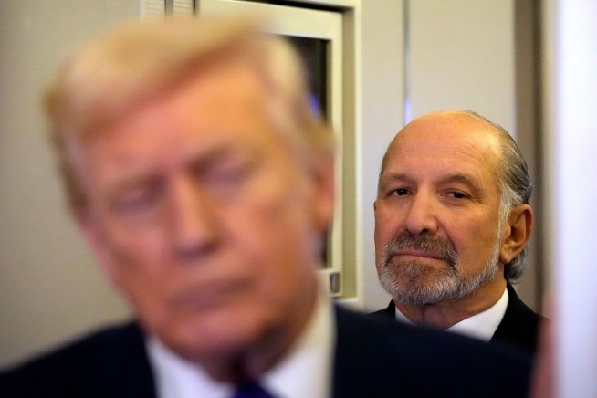 Lutnick Defends Visit to Epstein's Island