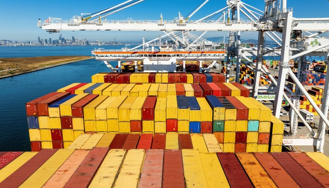 US Imports Hit Record High Despite Tariffs