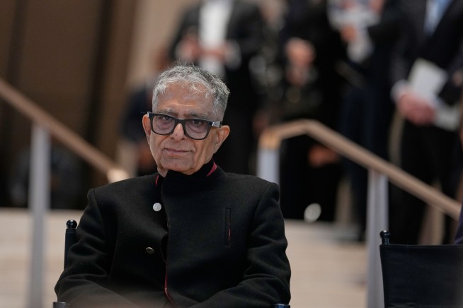 Deepak Chopra to Epstein: 'Bring Your Girls'