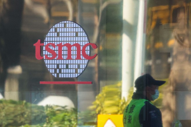 Given Dire Warnings on Chips, Tech Giants Dragged Their Feet