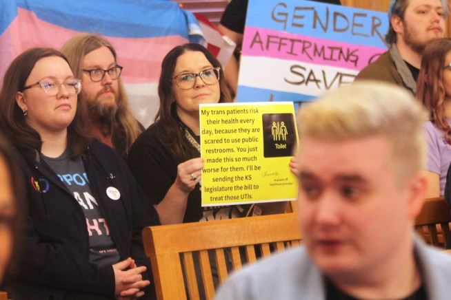 Transgender Kansans Sue Over Law Voiding Driver's Licenses