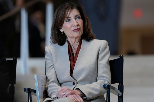 Governor Lets PB4WEGO License Plate Stand