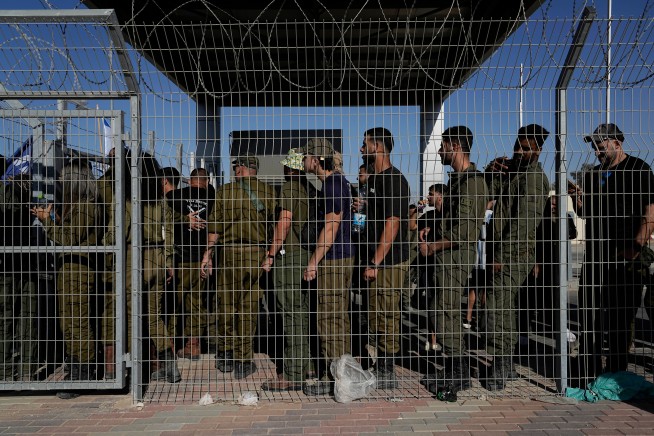 Israel Drops Charges Against Soldiers in Prisoner Abuse Case