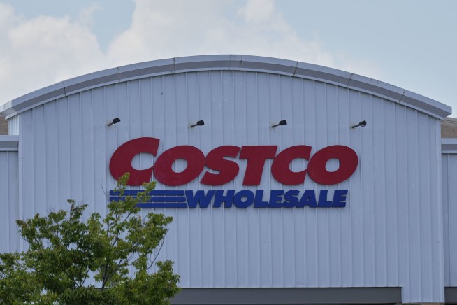 Costco Customer Sues Chain Over Tariffs
