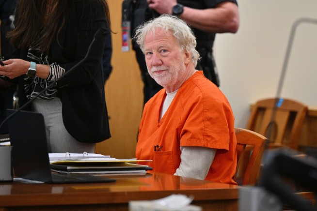 Four Women Accuse Timothy Busfield of Abuse
