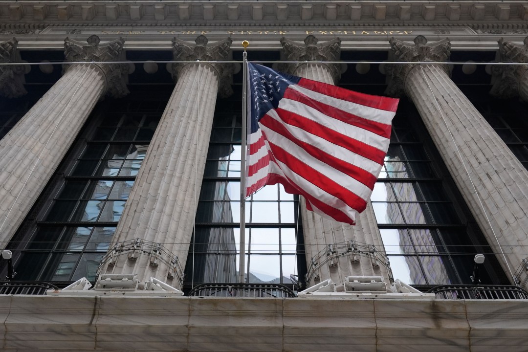 Stocks Pare Losses as Oil Prices Recede