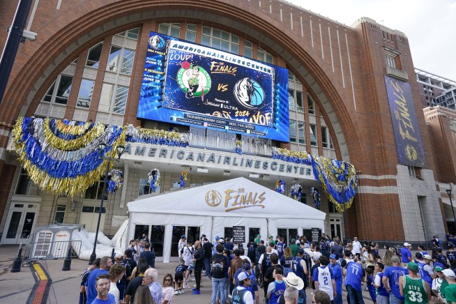 RNC Eyes Dallas for Its Midterm Convention