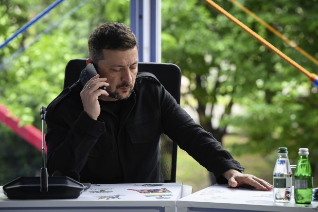 Zelensky: Trump Wants Ukraine to Surrender Donbas