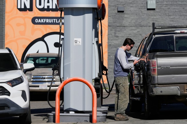 In California, Gas Closes In on $6 a Gallon