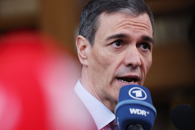 Spain Closes Its Airspace to US War Planes