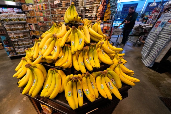 Scottish Tesco Accidentally Ends Up With a Lot of Bananas