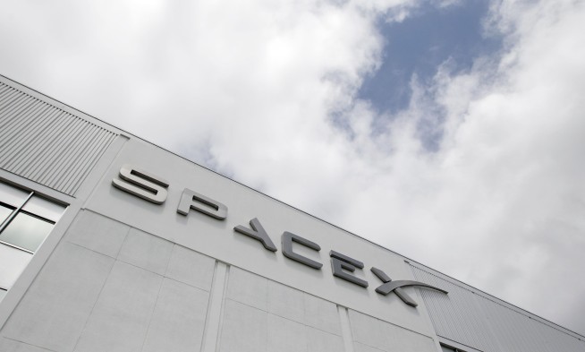 SpaceX Aiming for Largest IPO in History