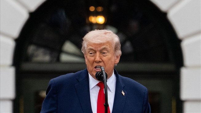In 4am Post, Trump Shares AI Tough-Guy Image