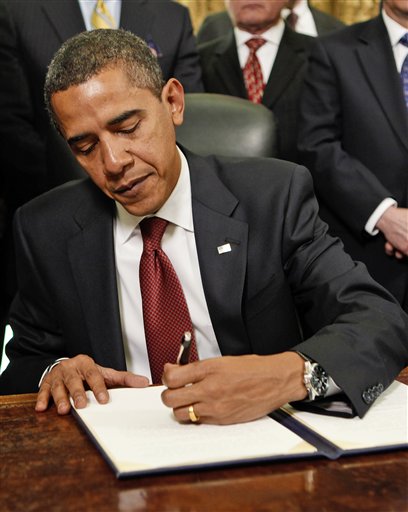 Obama Signs Order to Close Gitmo